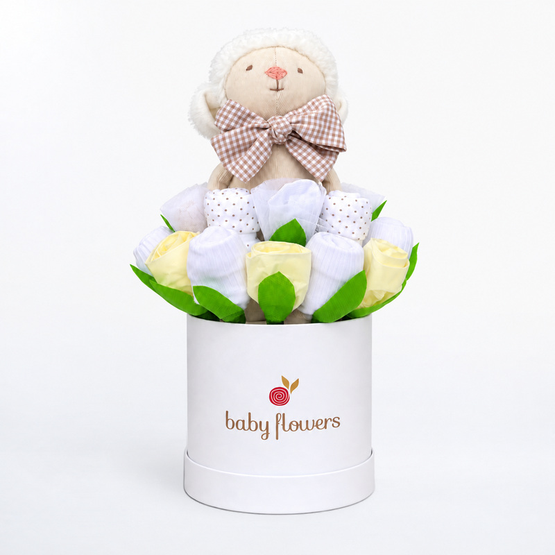 Box Baby para niño y niña con ovejita con corbatita beige, flores de medias en tonos blanco y amarillo. Código XBNAP106.